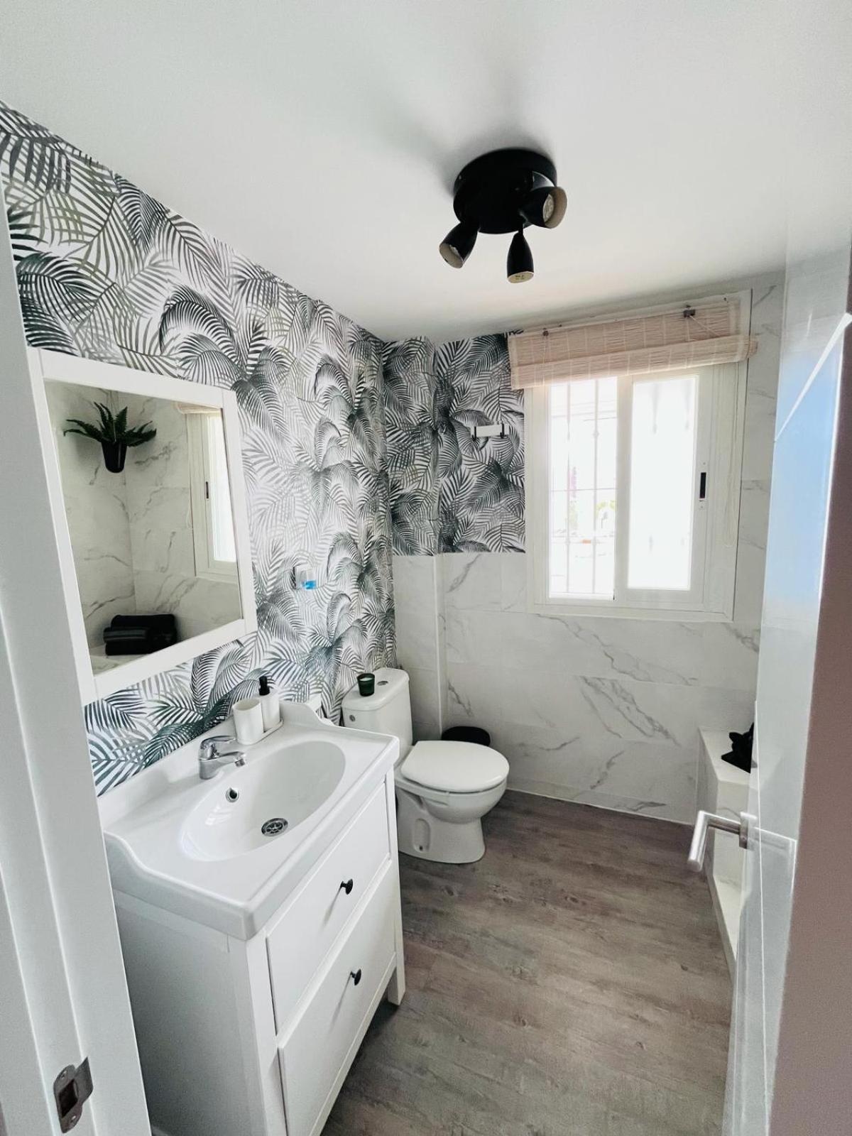 Апартаменты Apartamento Pueblo Evita Бенальмадена Экстерьер фото